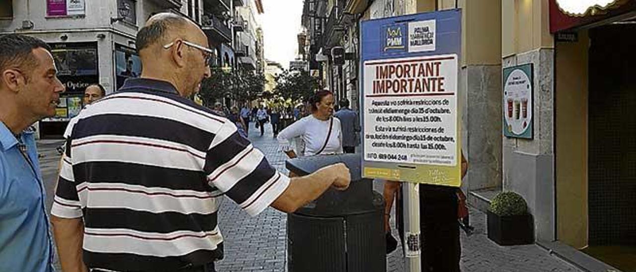 Carteles que se adelantan semanas al acontecimiento.