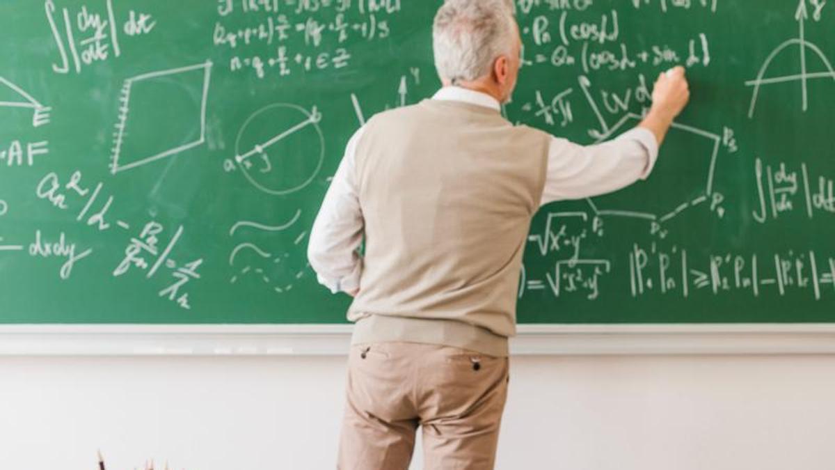 Segons explica el professor, la seva pensió es compon d'uns 2.200 euros procedents del sistema general i de 400 euros de prestacions complementàries.