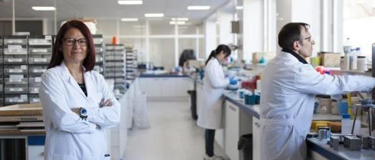 Mari Carmen Segura, en los laboratorios de Vernís.