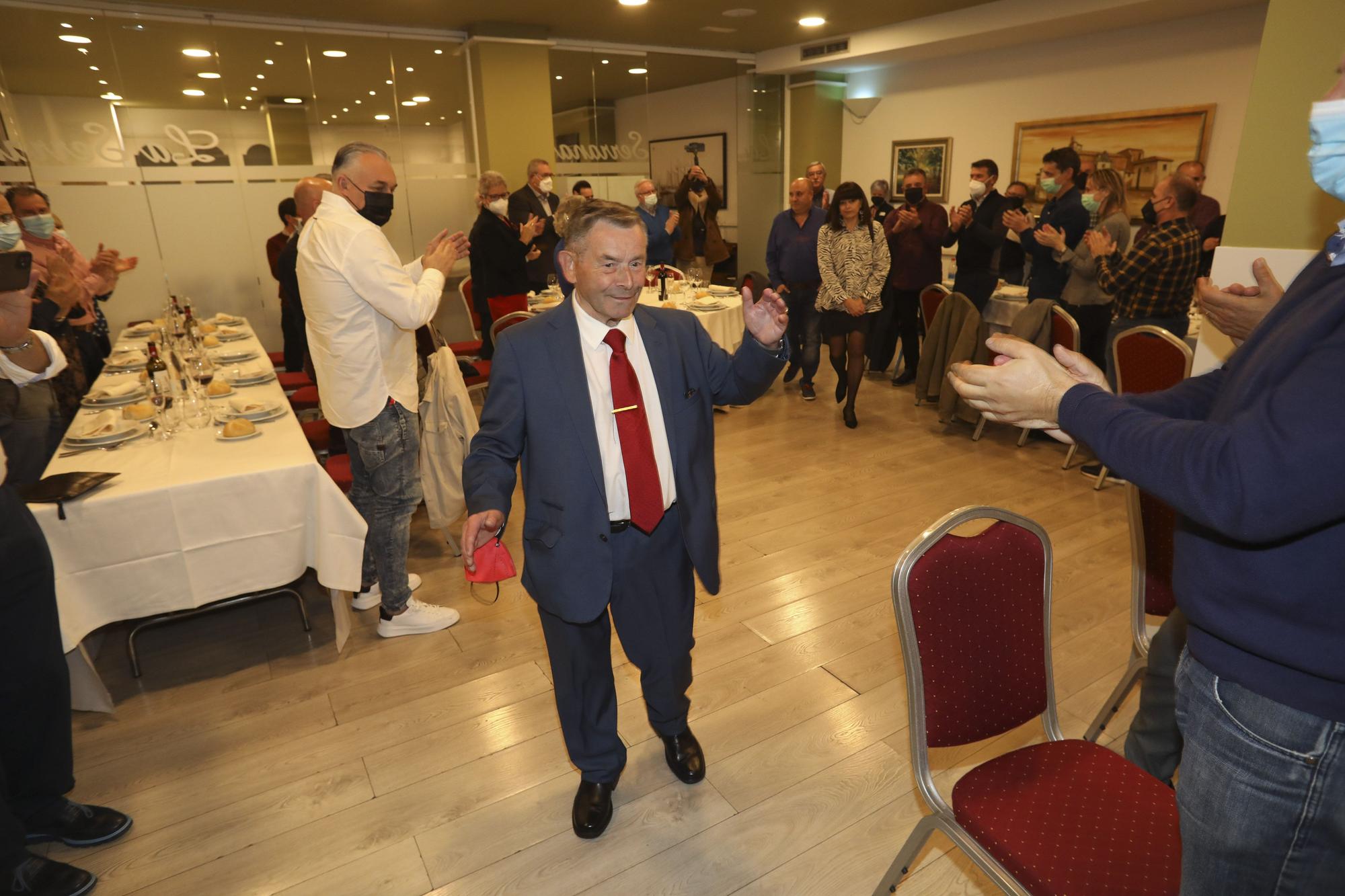 Homenaje del fútbol avilesino a Maxi González Asprón por su retirada