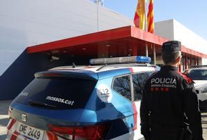 Detenen dues parelles de lladres per robatoris en dos domicilis a Sant Cugat del Vallès