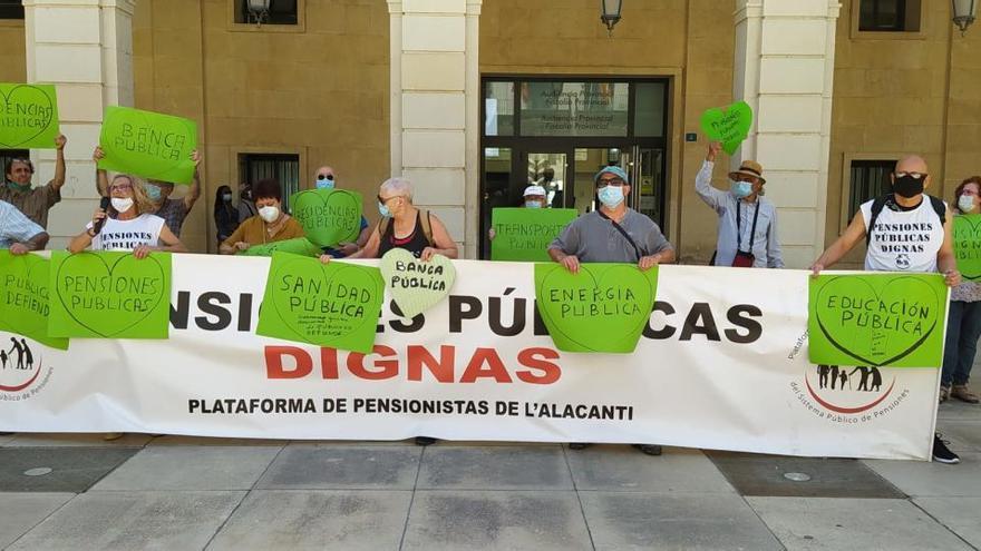 Primera manifestación de los pensionistas, tras el confinamiento por la pandemia.