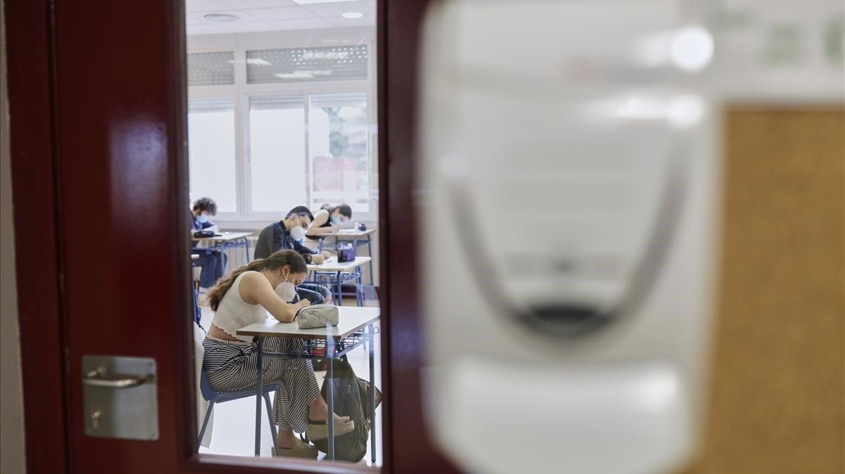 Alumnos de 2º de Bachillerato de un colegio de Madrid, el pasado 8 de junio.