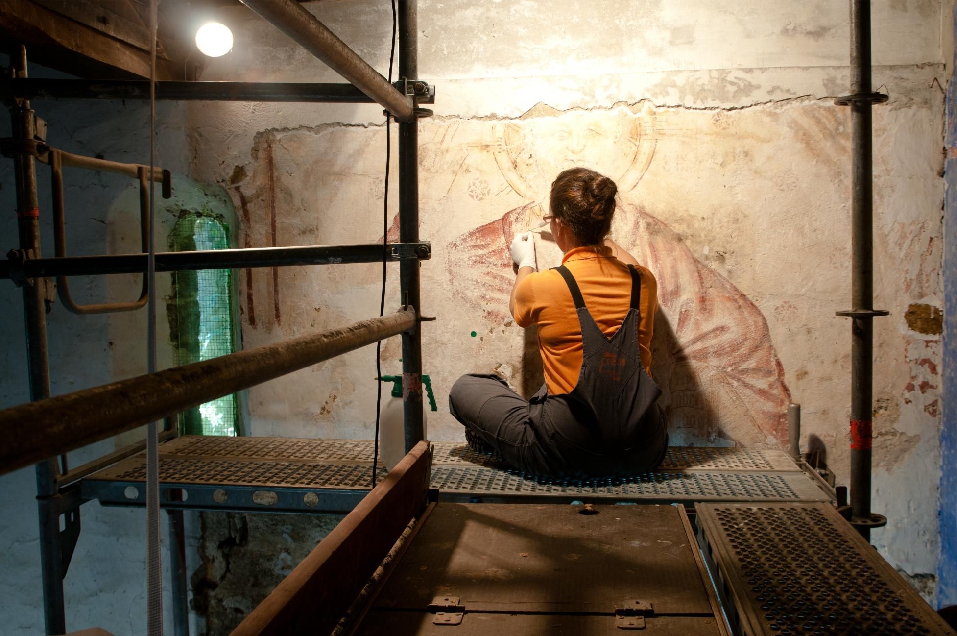 Consolidación de pinturas murales en Toques