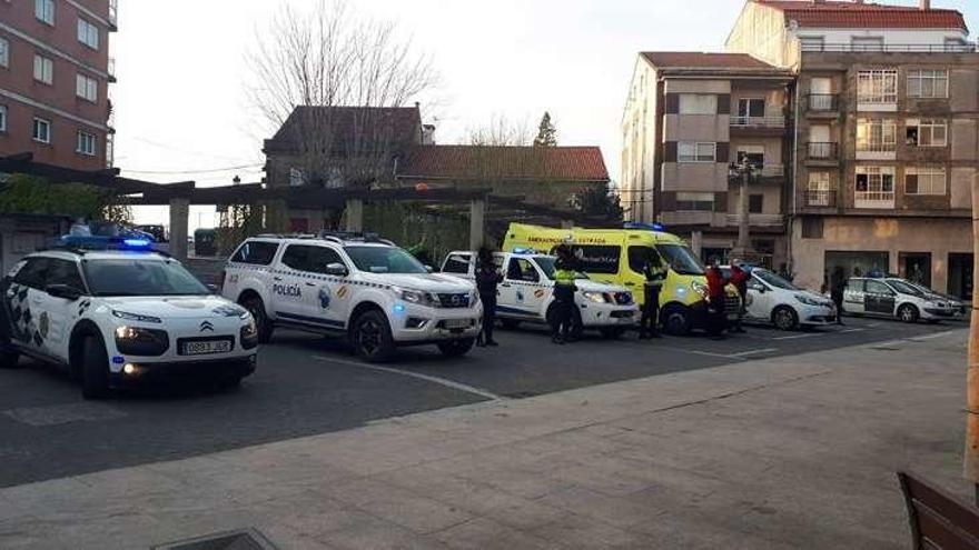 Aplauso ante la residencia de mayores y envío de dibujos a Emerxencias