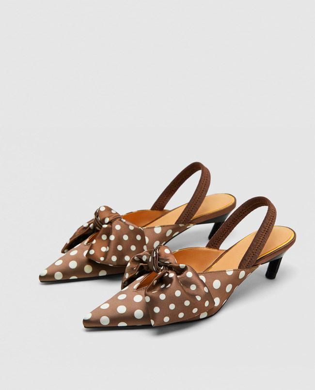 Zapatos destalonados de lunares, de Zara