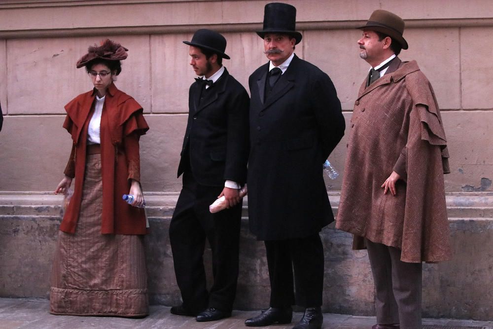 El equipo de la serie en la que Banderas encarna al pintor zanja este jueves sus sesiones malagueñas en la céntrica plaza de San Agustín