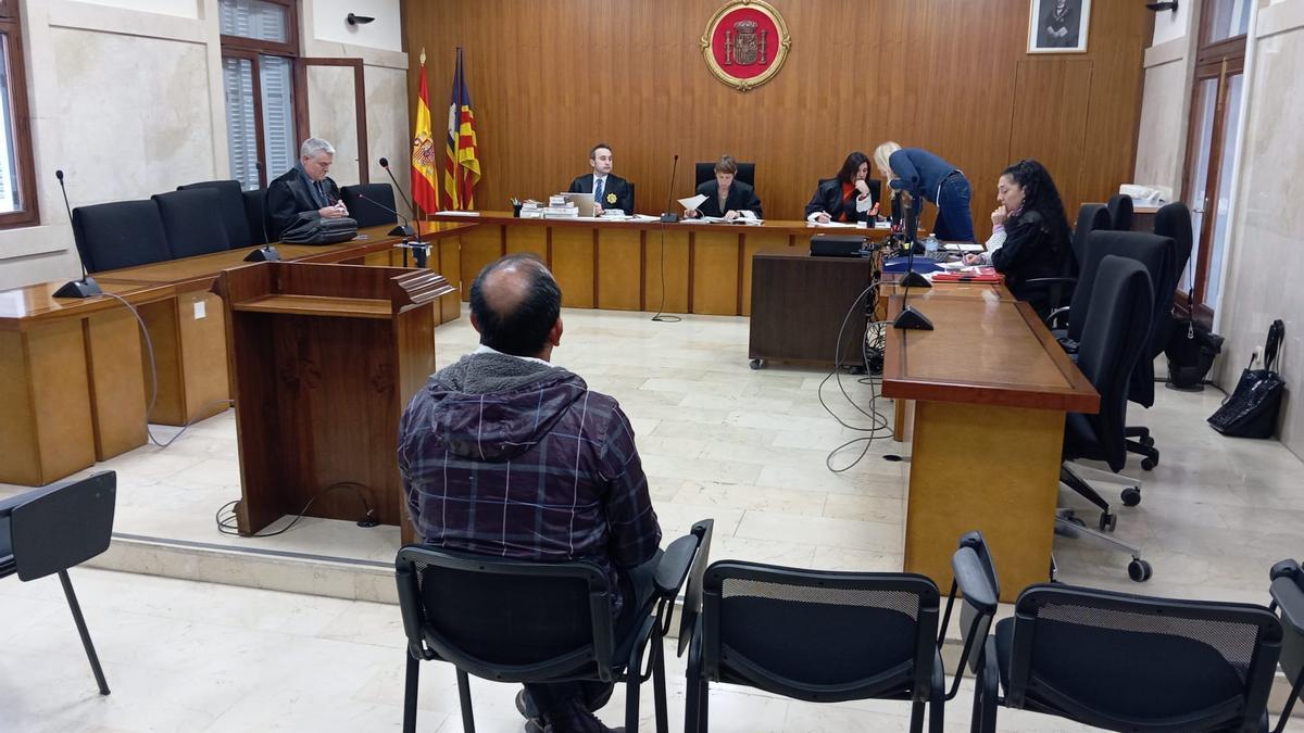 El acusado, hoy durante el juicio en la Audiencia Provincial de Palma.