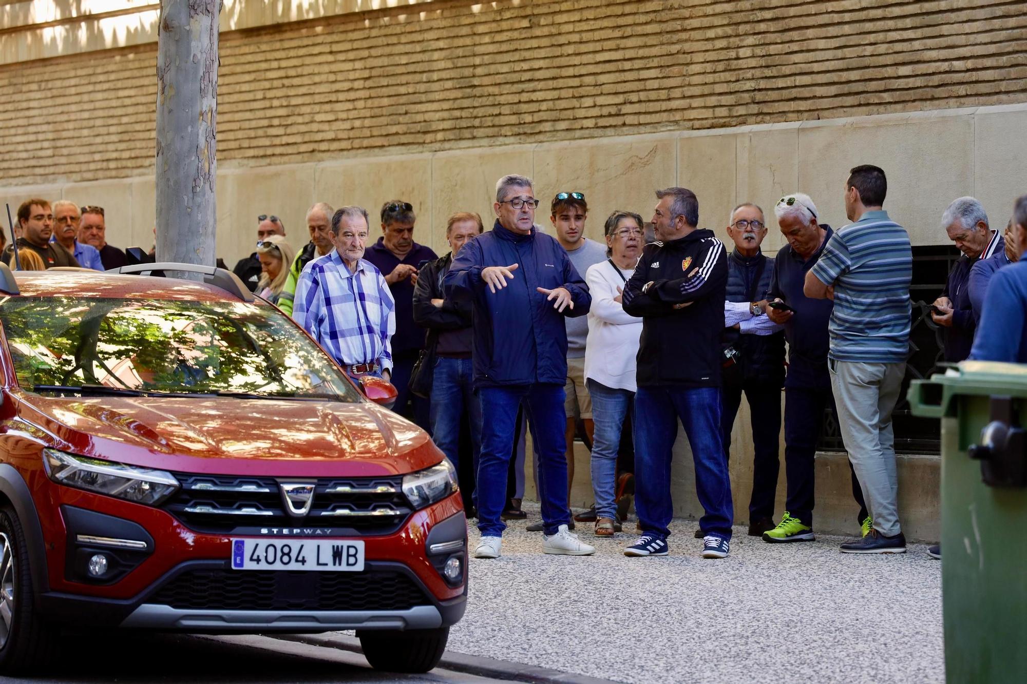 Largas filas para los abonos de la Feria taurina del Pilar