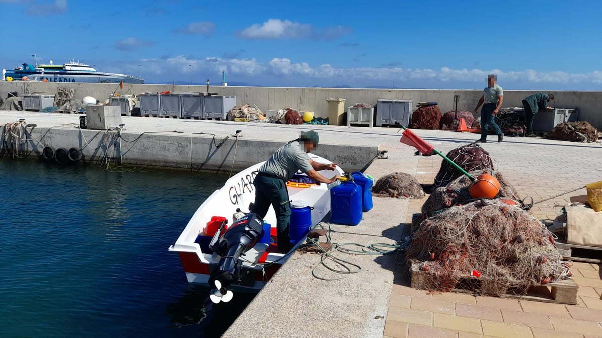 Imagen de archivo de una patera en Formentera