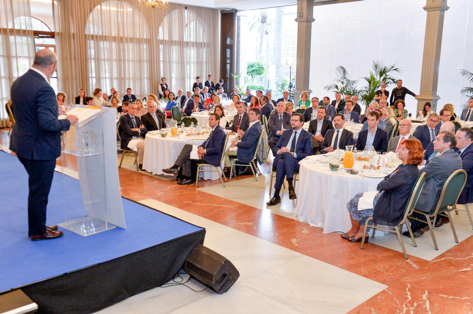 Cuca Gamarra en el Foro de Cadena Ser Canarias