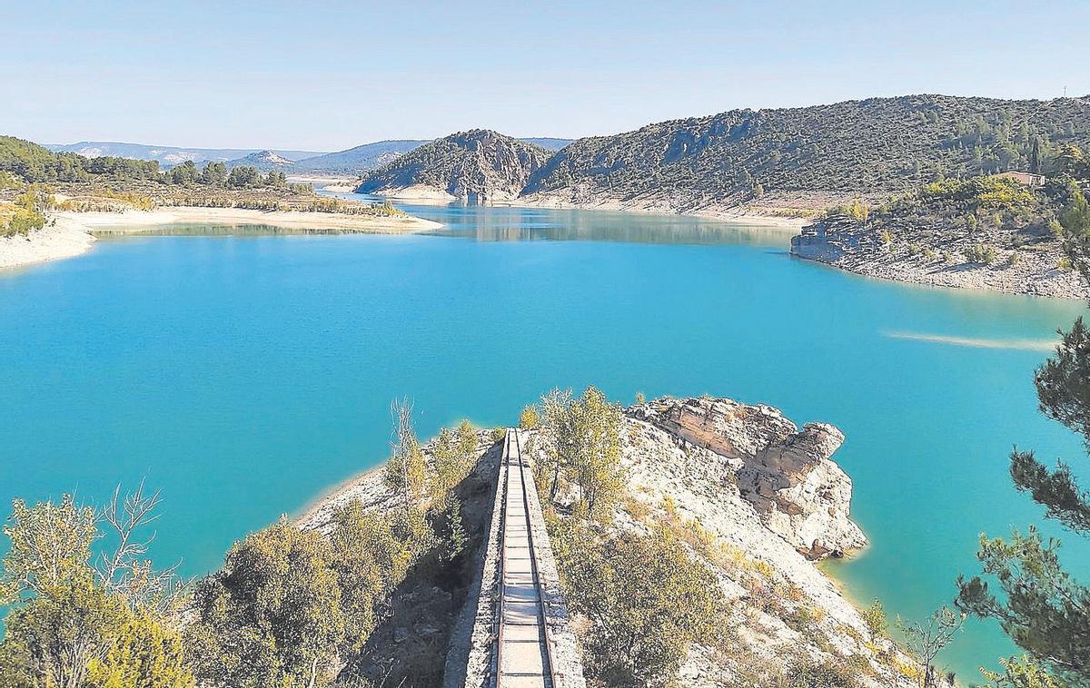 Panorámica del embalse de Entrepeñas, de donde toma el agua el Trasvase.
