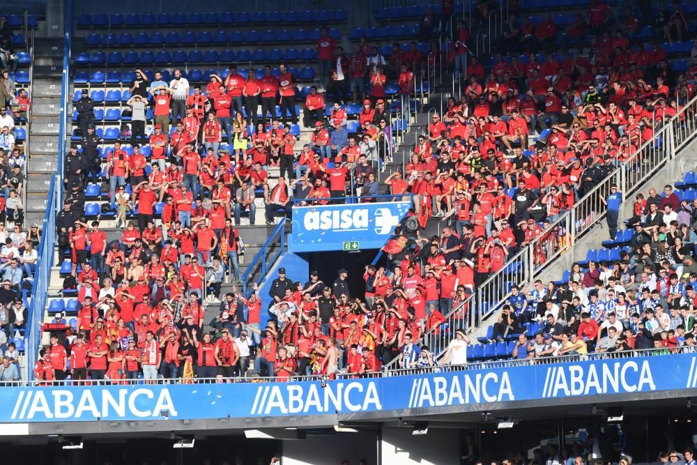 La afición del Dépor llena Riazor ante el Mallorca