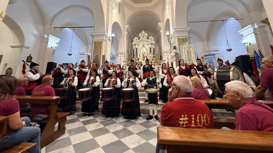 La Banda de Gaitas de Corvera debuta en Cerdeña con un histórico encuentro musical