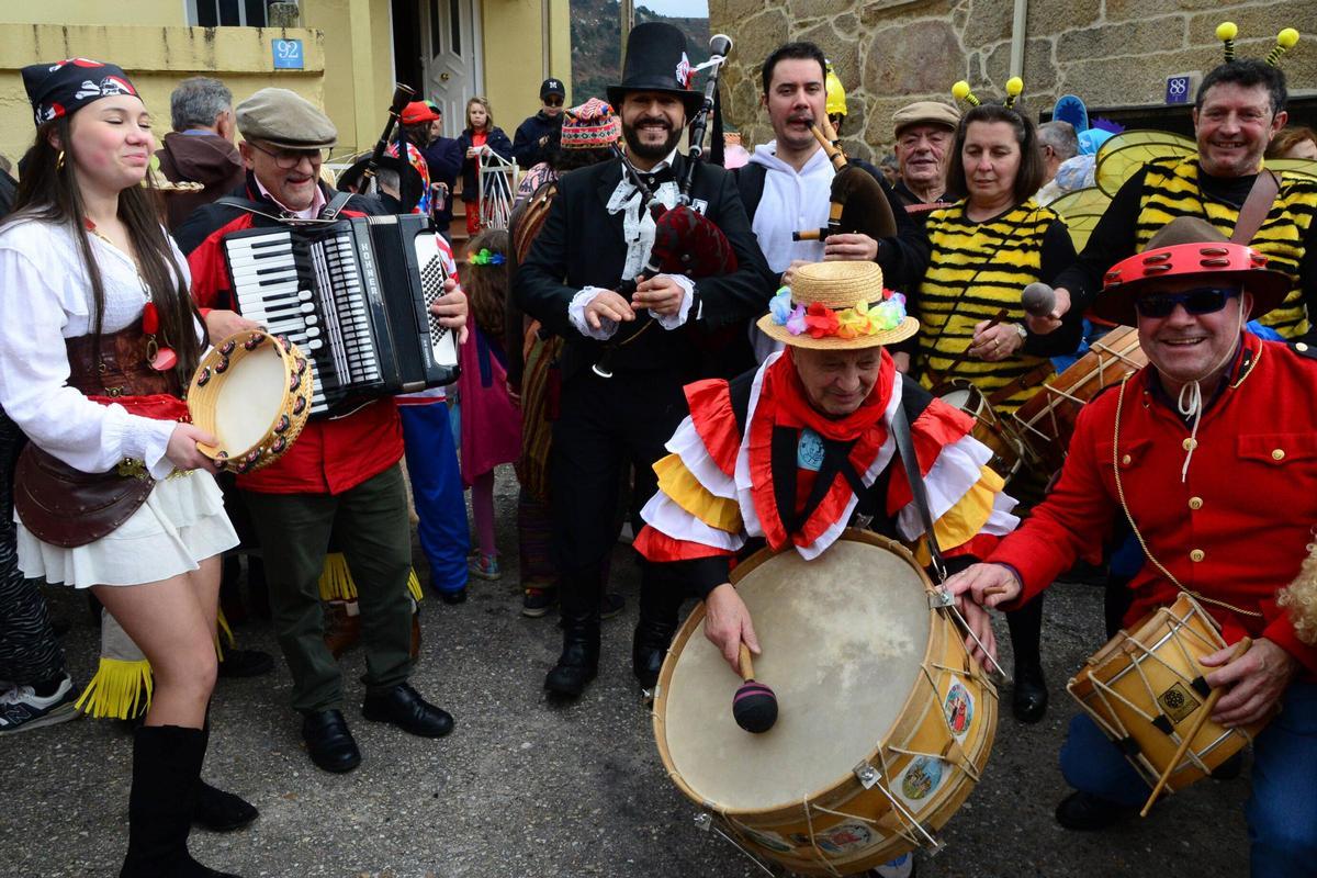 Comparsa A Cojonuda en Aldán