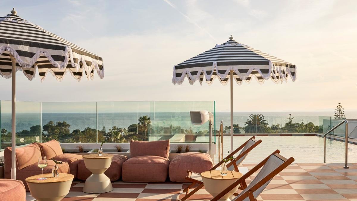 Escondido, la terraza del hotel Kimpton Los Monteros, que dirige el chef malagueño José Carlos García.