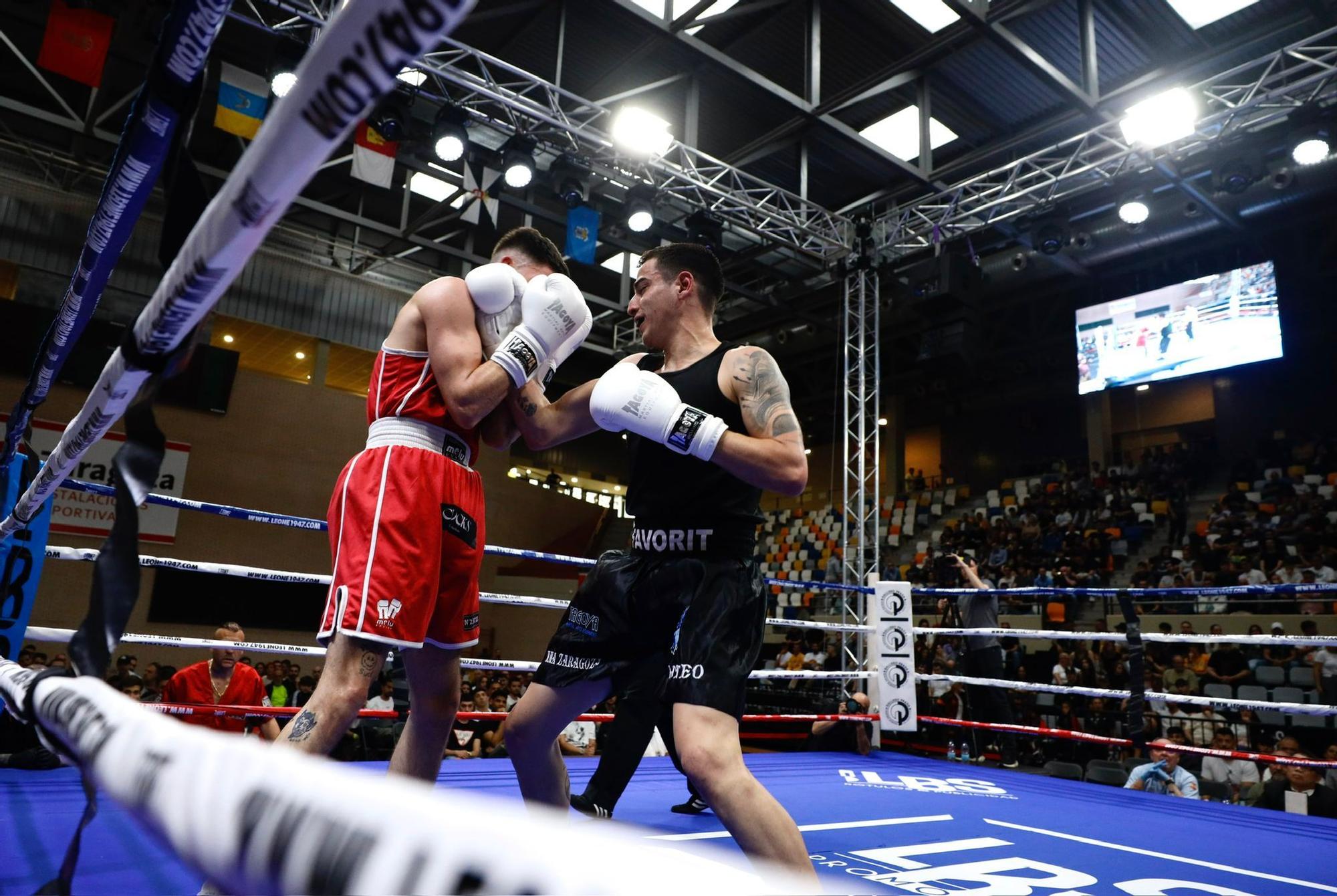 Velada de boxeo en el pabellón Siglo XXI