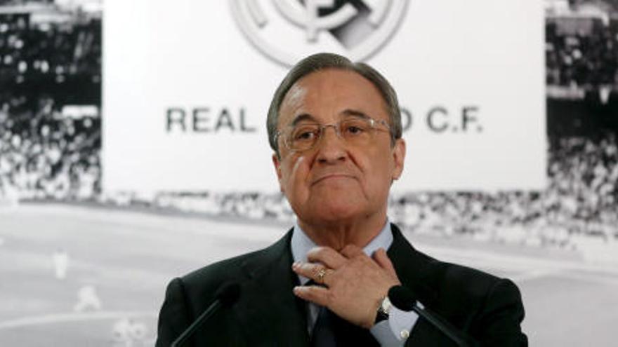 Florentino gesticulando.