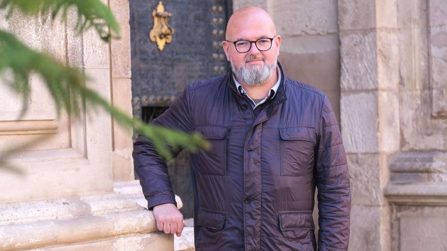 Joaquín Martínez, presidente de la Junta Mayor de Semana Santa, en la Basílica de Santa María.  | ÁXEL ÁLVAREZ