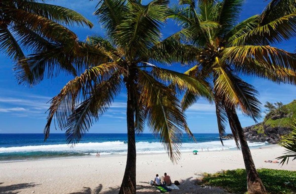 La playa Grand Anse se encuentra en el municipio de Petite Ile.