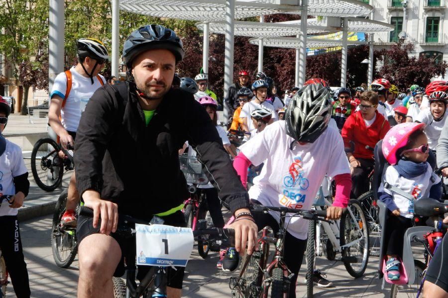 Más de 300 ciclistas disfrutaron del Decabike.