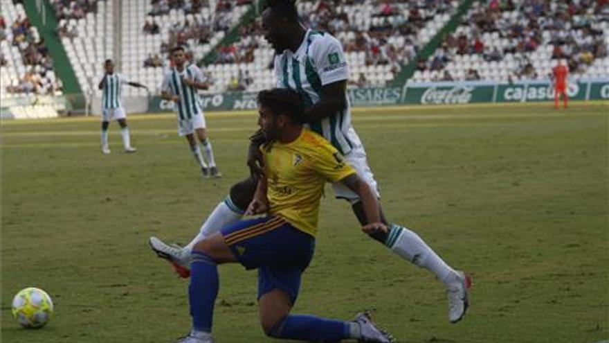 Iván Robles, del Cádiz B, objetivo del club para el lateral derecho