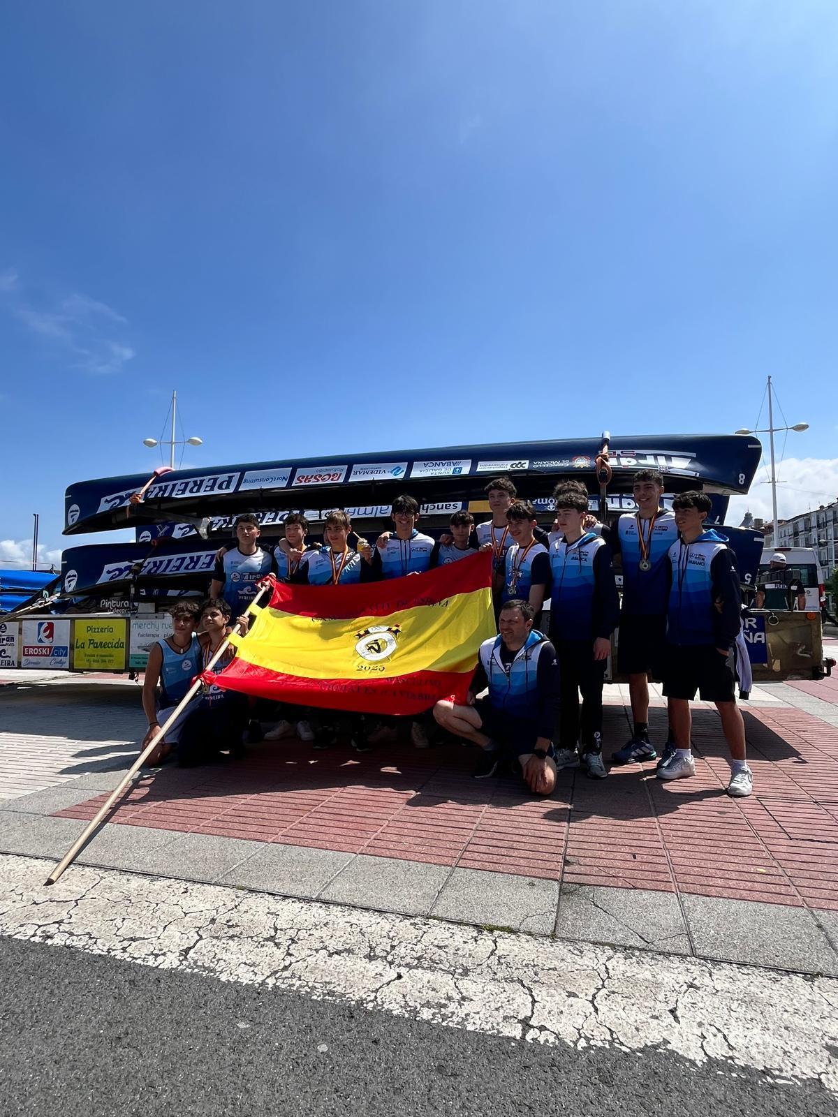 La fiesta del remo de O Morrazo en el Campeonato de España de bateles en Castro Urdiales La fiesta del remo de O Morrazo en el Campeonato de España de bateles en Castro Urdiales