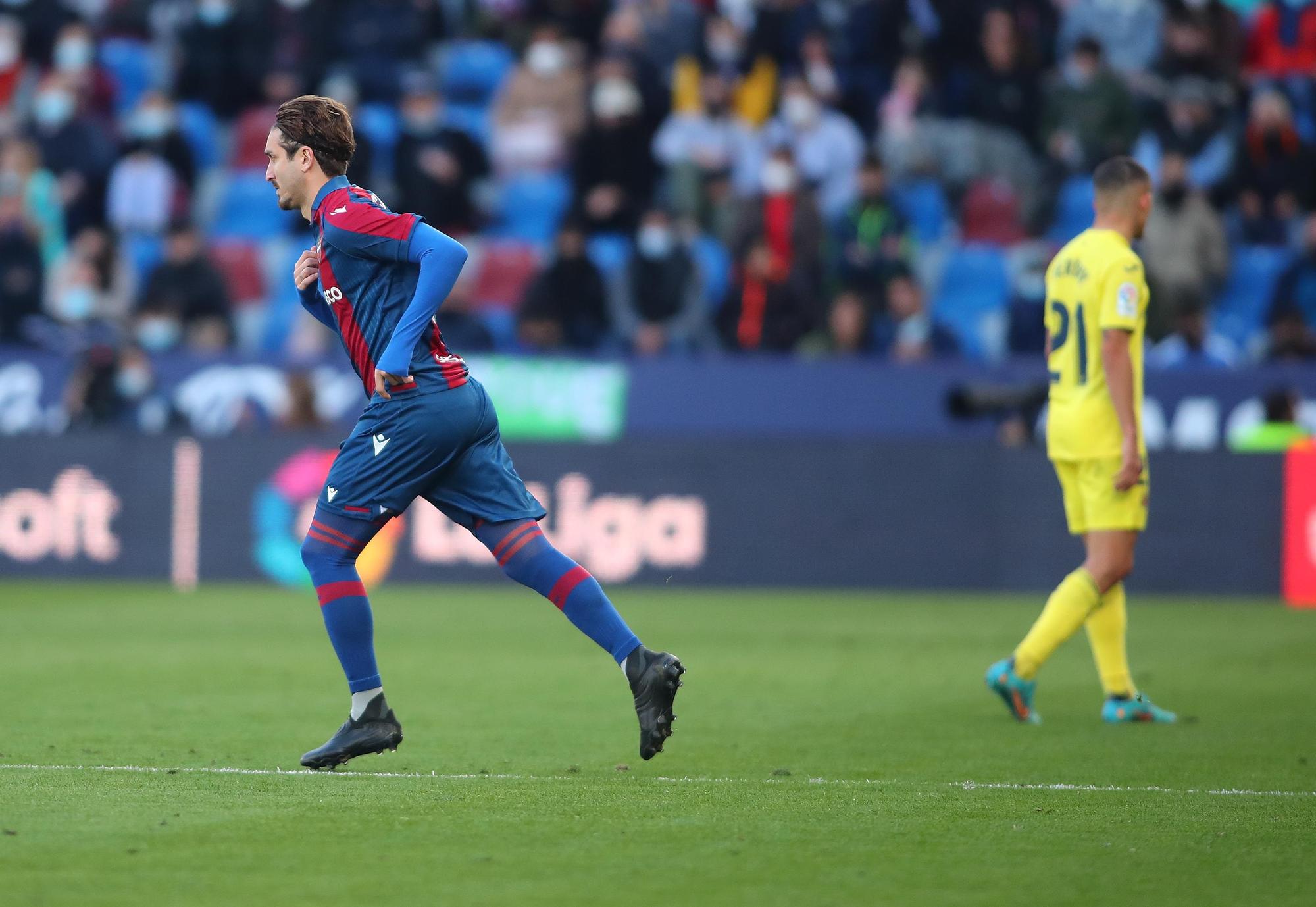 Las imágenes de la victoria del Levante frente al Villarreal en el Ciutat de València