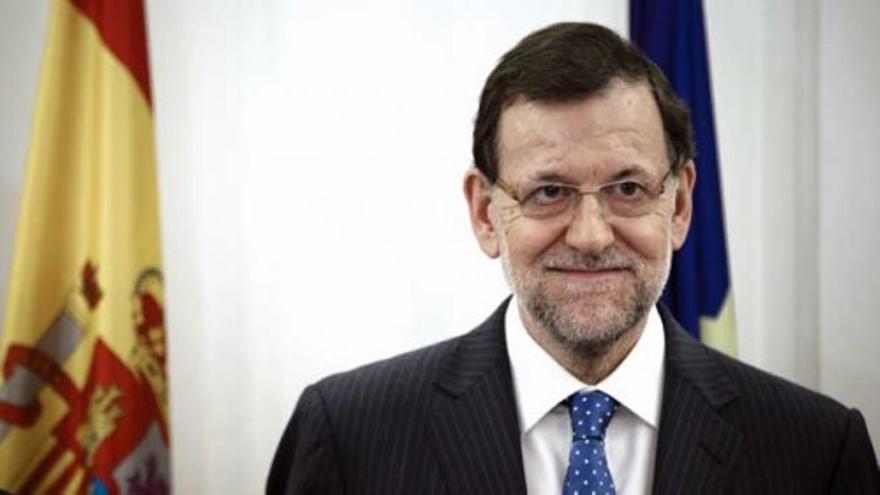 Rajoy traslada a la elite empresarial que seguirá gobernando ajeno al &#039;caso Bárcenas&#039;