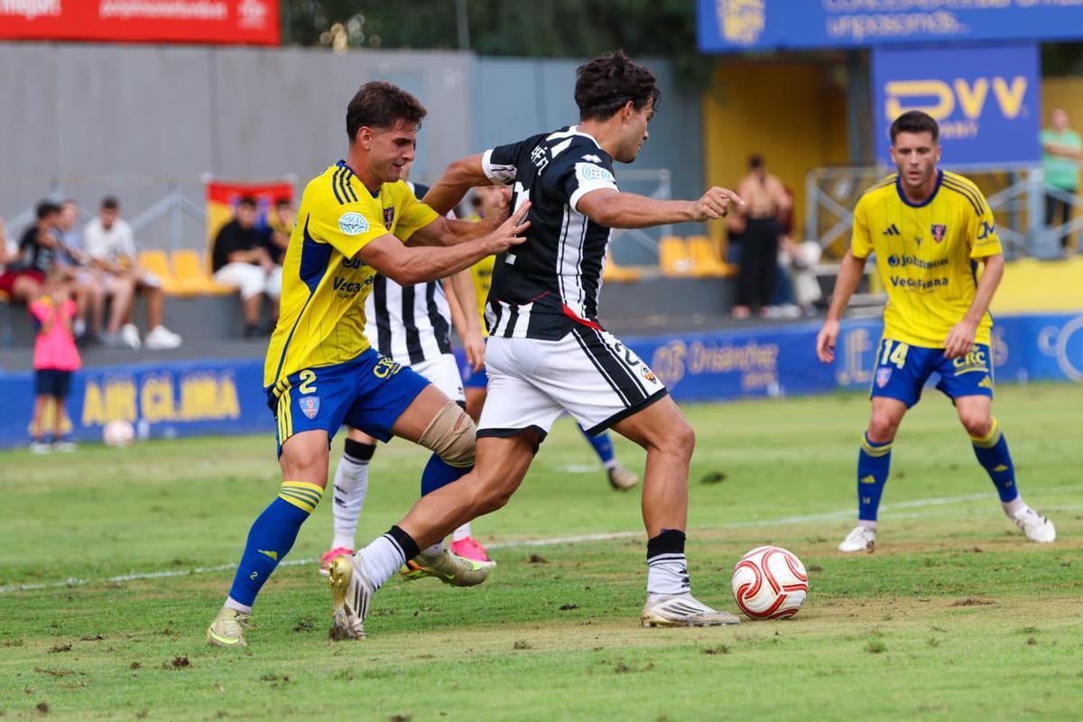 Jaime Pérez anotó su gol para ampliar la ventaja del filial albinegro en Los Arcos.