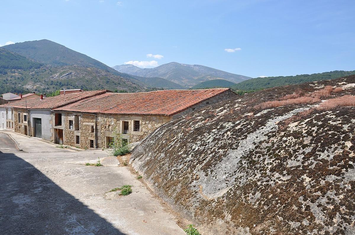 Casas en Nava del Barco.