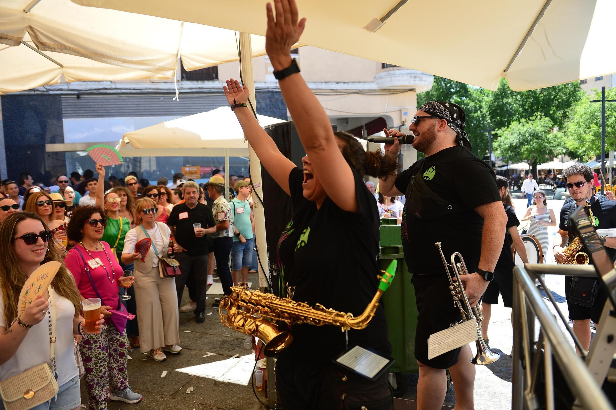FOTOGALERÍA | Búscate en las cañas del sábado de feria en Plasencia