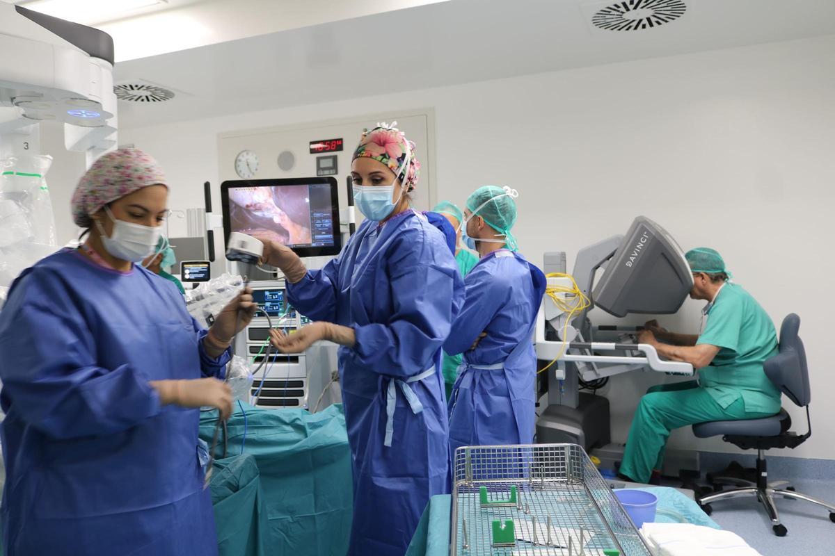 Una operación en el Hospital Universitario de Lanzarote Doctor José Molina Orosa.