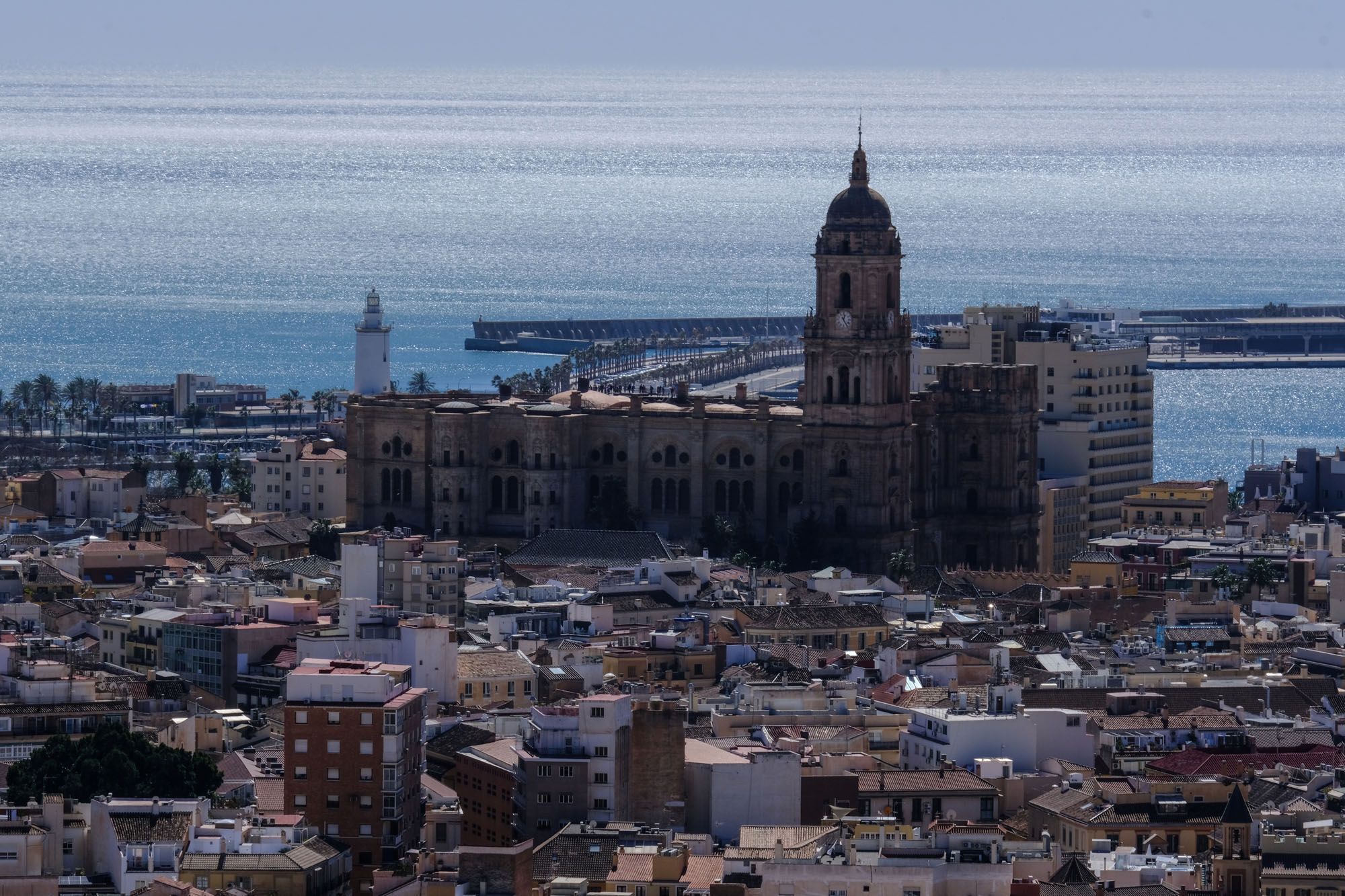 Vistas de Málaga desde las torres de Martiricos.