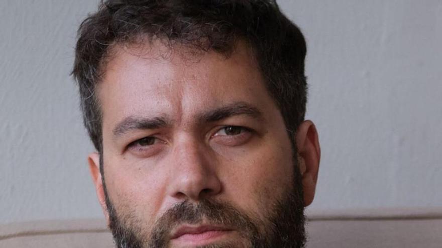 Diego Díaz: “Toda la vida de Pasionaria fue una rebelión contra el mandato de género por ser mujer”