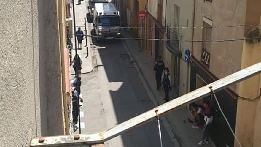 El desplegament policial al carrer del Cos