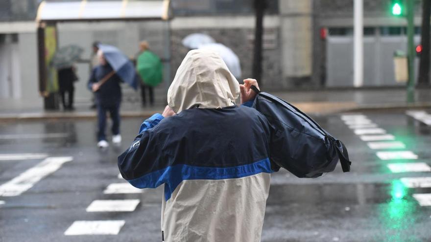 La borrasca Alex dejará lluvia, frío y vientos fuertes en Galicia. // Víctor Echave