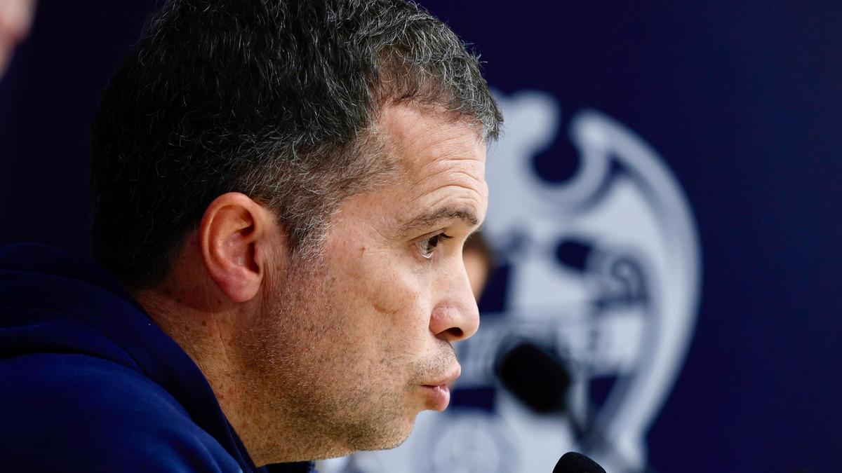 Luís Castro en su presentación