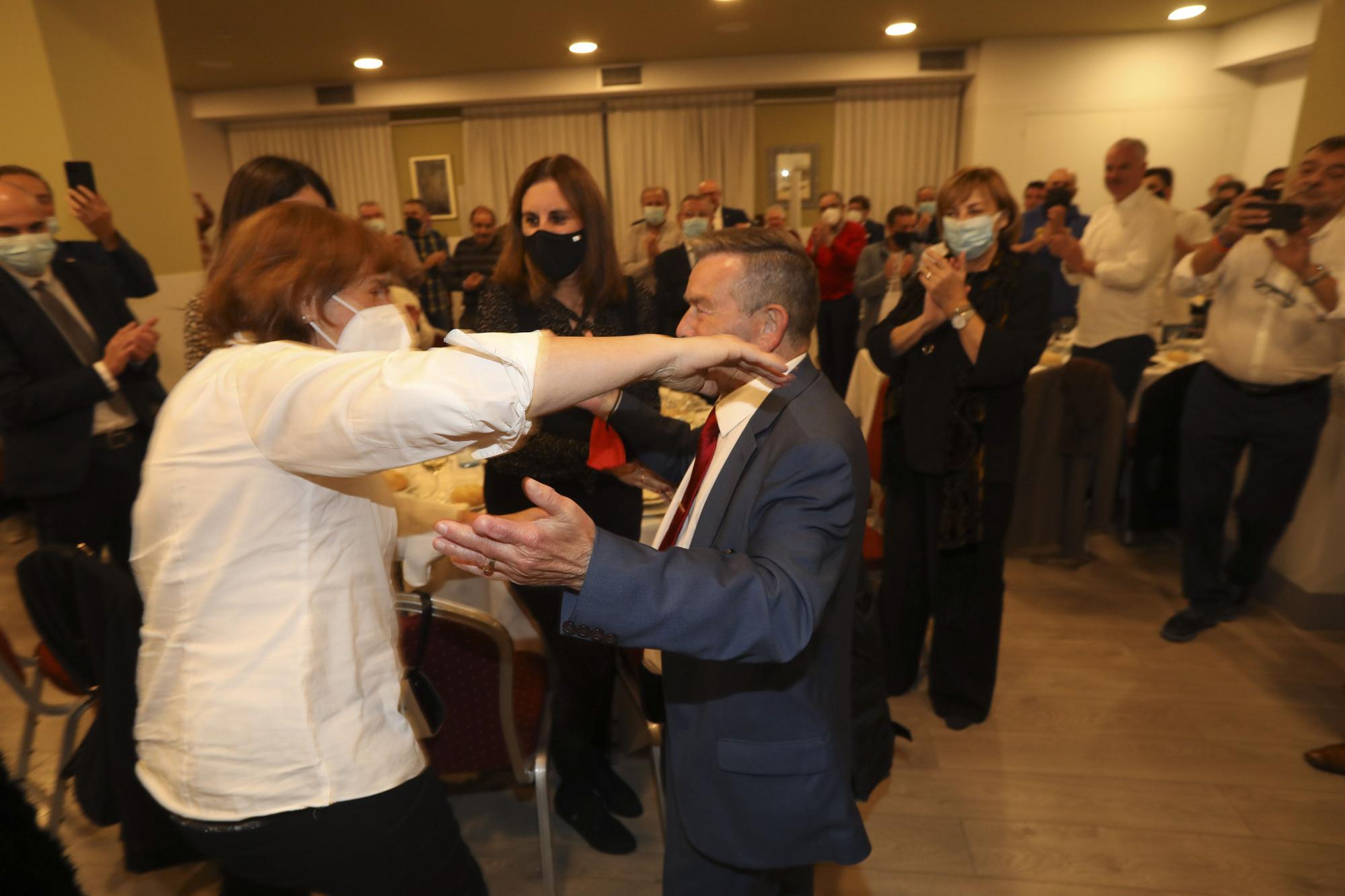 Homenaje del fútbol avilesino a Maxi González Asprón por su retirada