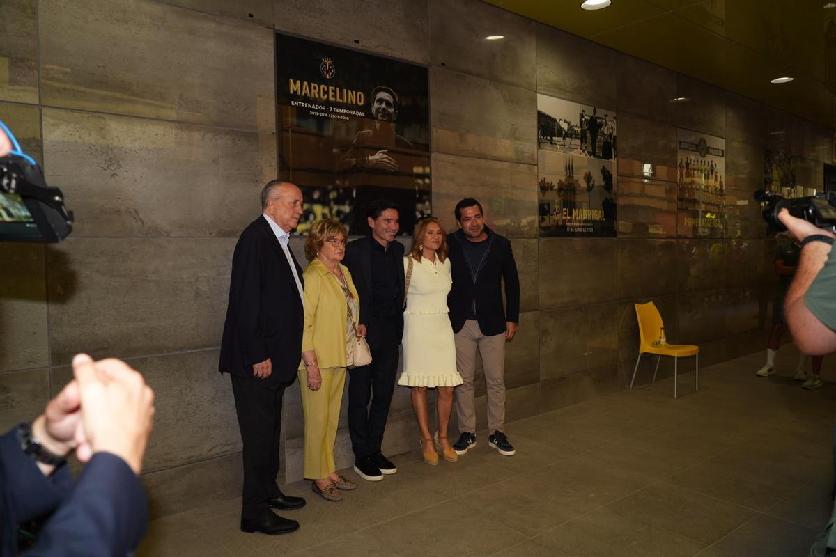 Galería: El homenaje a Marcelino protagonista de la previa del Villarreal-Atlético de Madrid