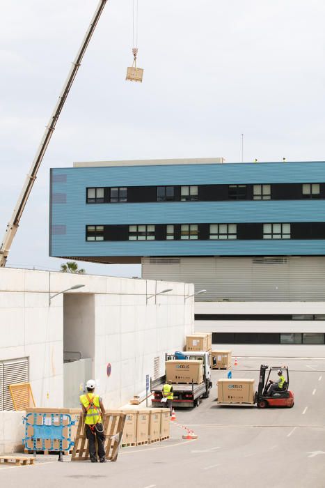 Instalación de placas solares en el hospital de Ibiza