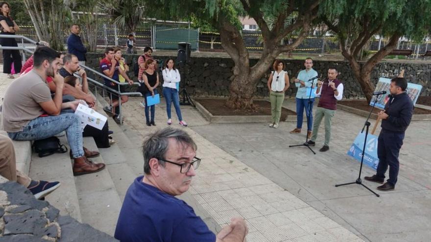 El alcalde anuncia a los vecinos que La Gallega tendrá un parque infantil en La Hoya