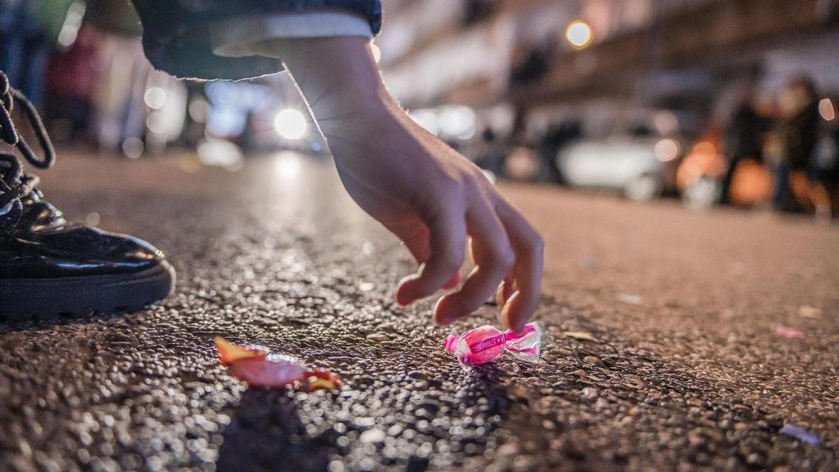 La Cabalgata de Reyes Magos a su paso por la capital extremeña.