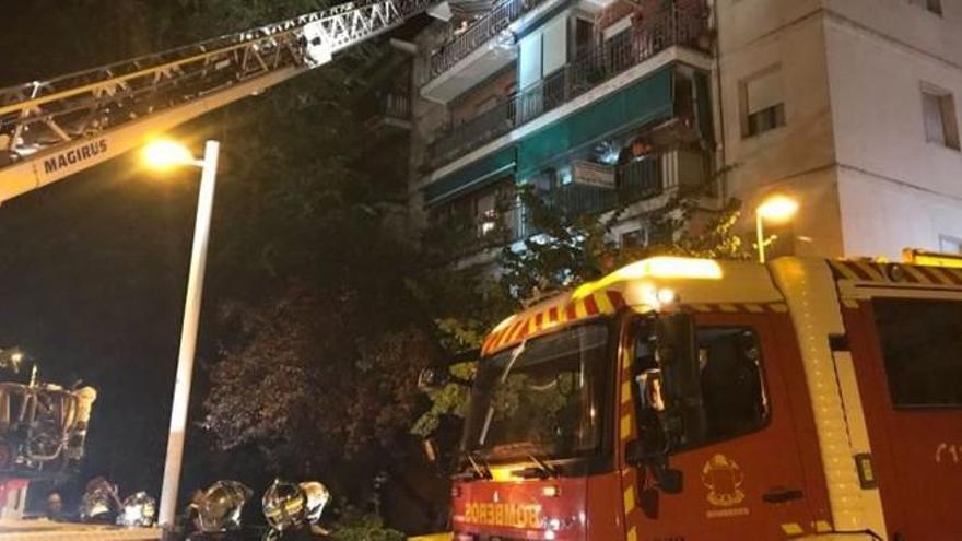 Un incendio deja al menos 30 personas atendidas en Pozuelo de Alarcón