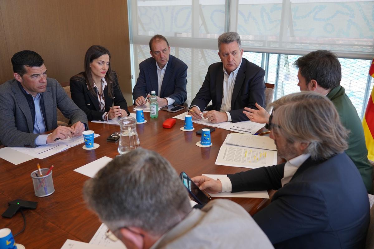 El vicepresidente ha presidido la primera reunión de la Comisión interdepartamental de Coordinación para la protección y ordenación de la costa valenciana.