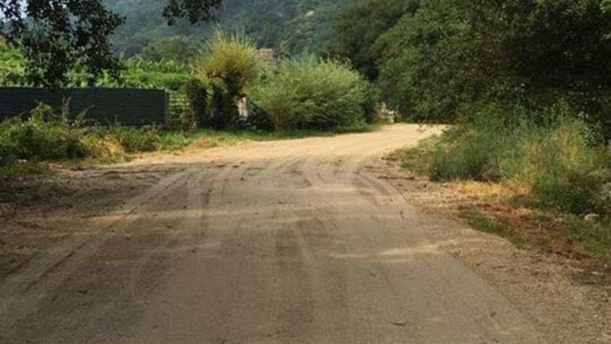 Un tramo del sendero tras ser limpiado. // FdV