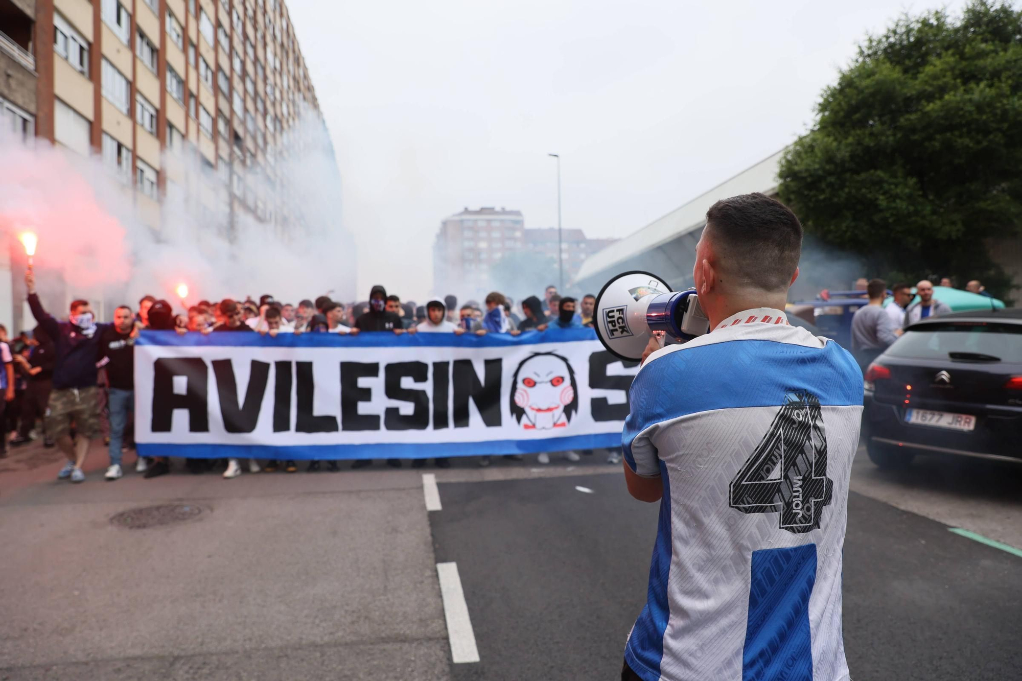 EN IMÁGENES: Avilés se tiñe de blanquiazul para la final por el ascenso ante el Rayo Majadahonda