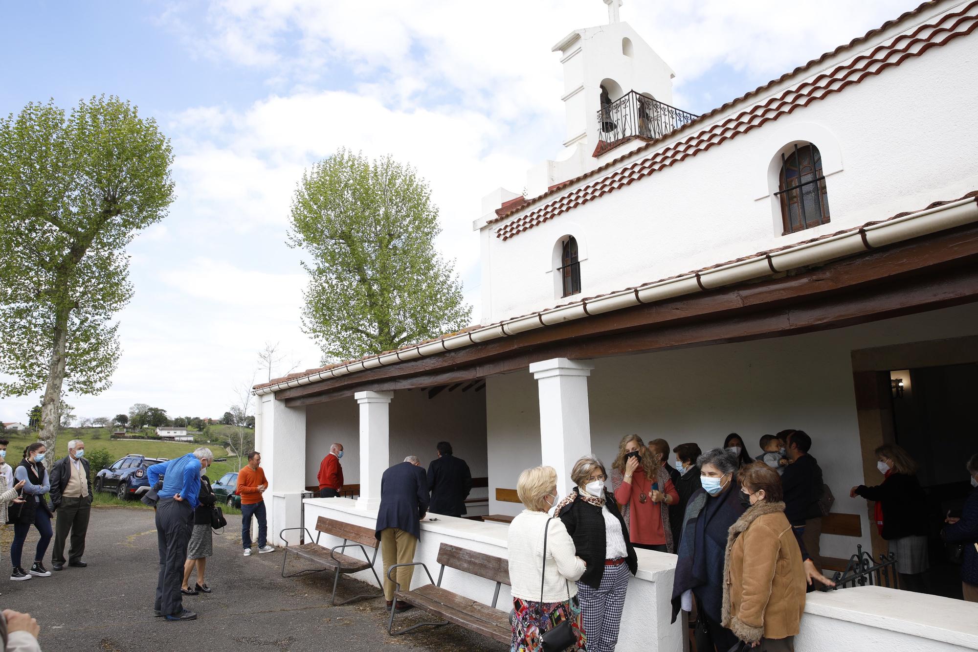 En imágenes: La parroquia de Santurio celebra San Jorge