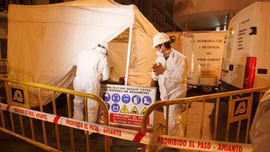 Actuació, amb protecció, en una claveguera de la carretera Barcelona, l&#039;any 2009.