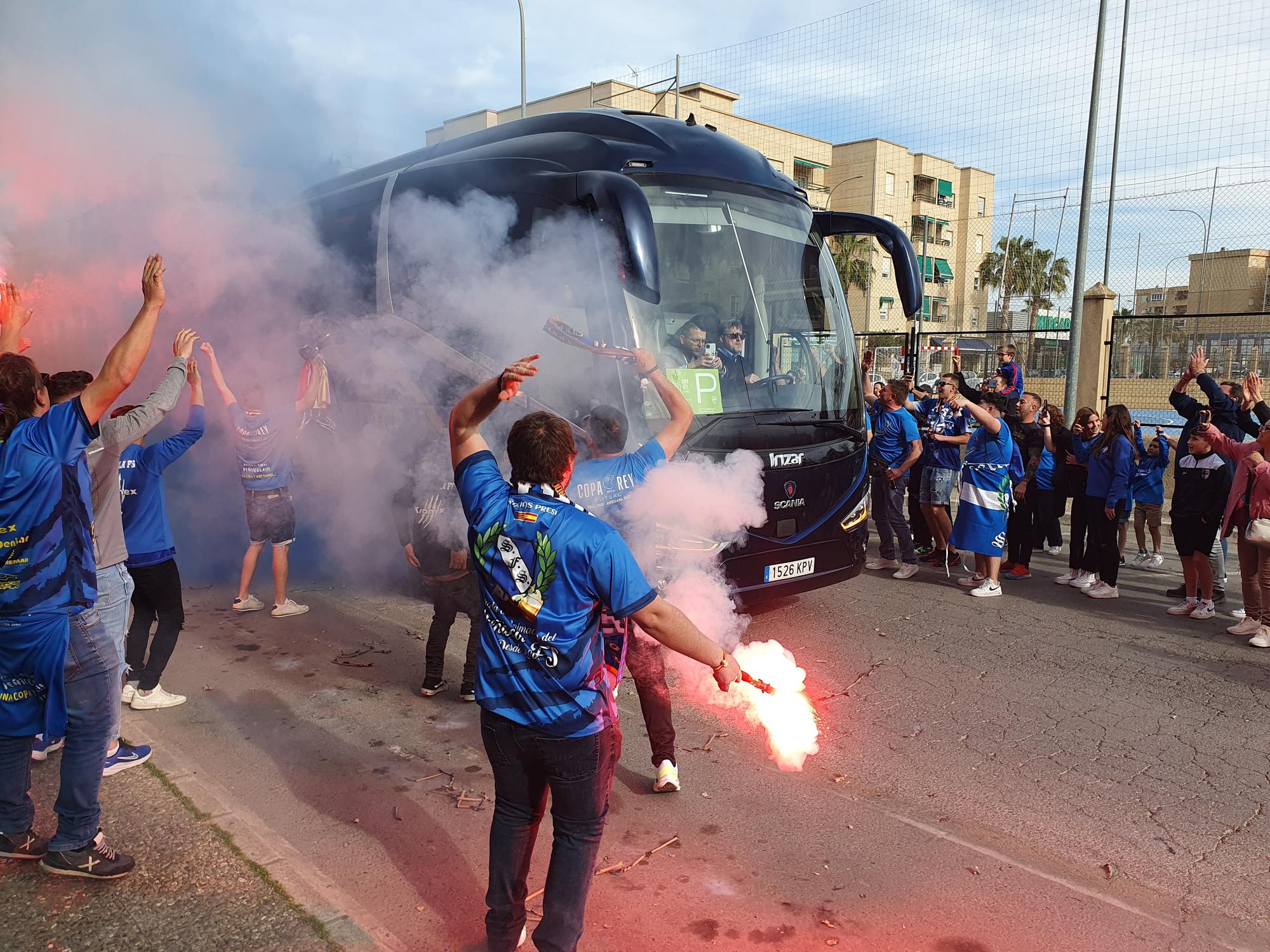 GALERÍA | Las mejores imágenes de la afición del Peñíscola en las semifinales de Copa